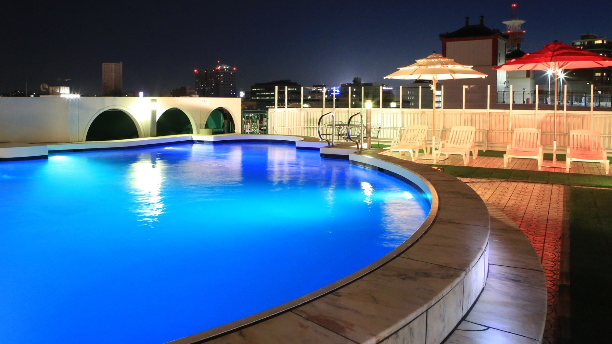 🏊 屋上プール
